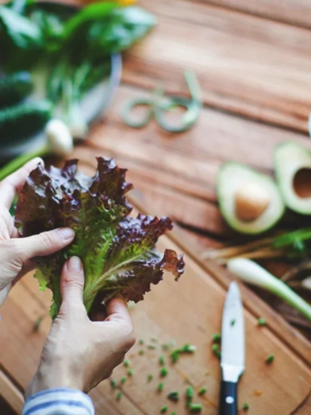 Chopping_Greens_Kale-732x549-Thumbnail