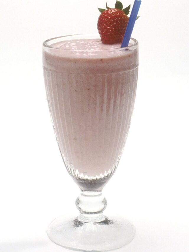 Strawberry_milk_shake_(cropped)