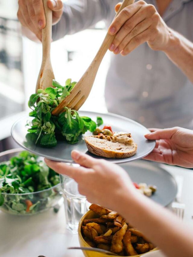 eating-food-portions-GettyImages-533579878-2000-87729f5a568040efafe801c97353f5ec