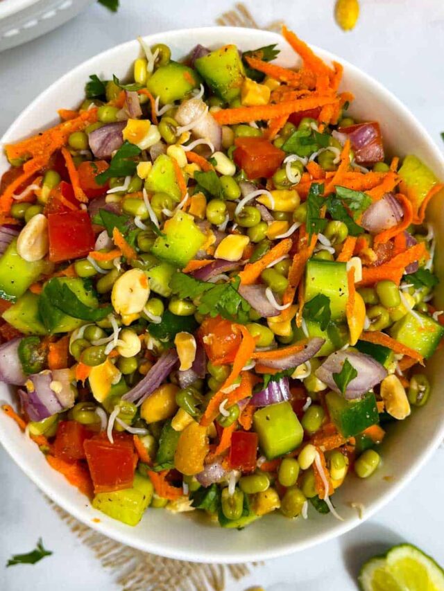Sprouted-moong-salad-featured